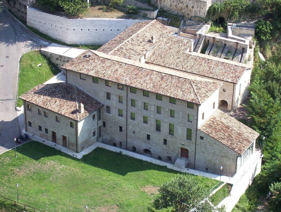 Arriva il mastro cartaio: <br> arte, storia e divertimento