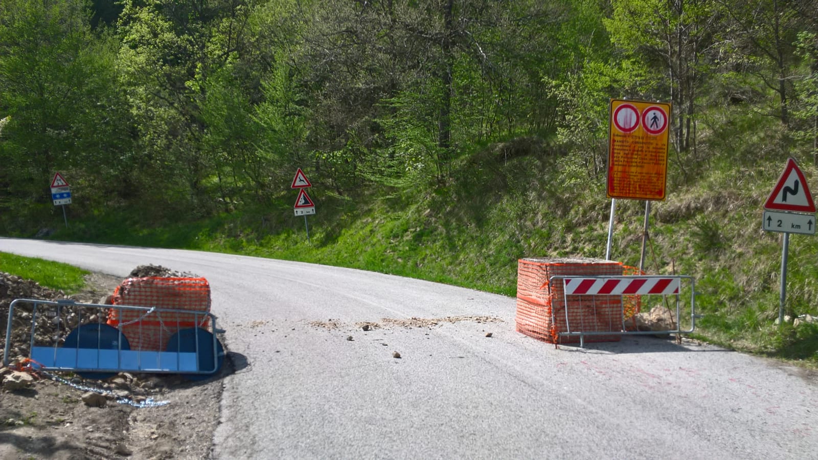 Mani ignote tagliano le catene <br> La strada per Montegallo torna “libera”