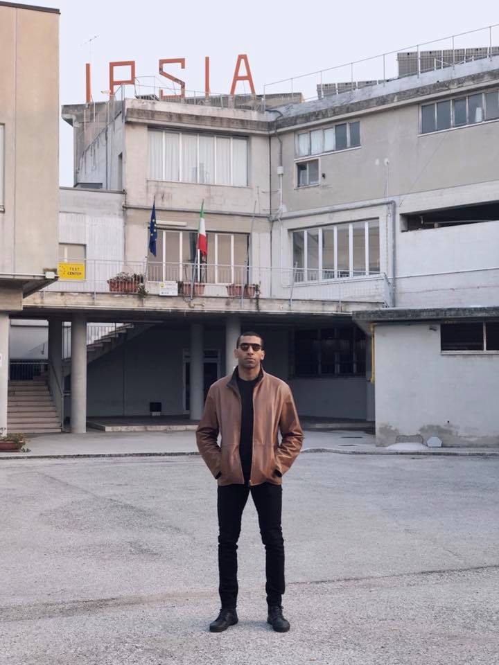 “Il Mago” torna tra i banchi <br> Mudimbi e il tour sui generis nelle scuole