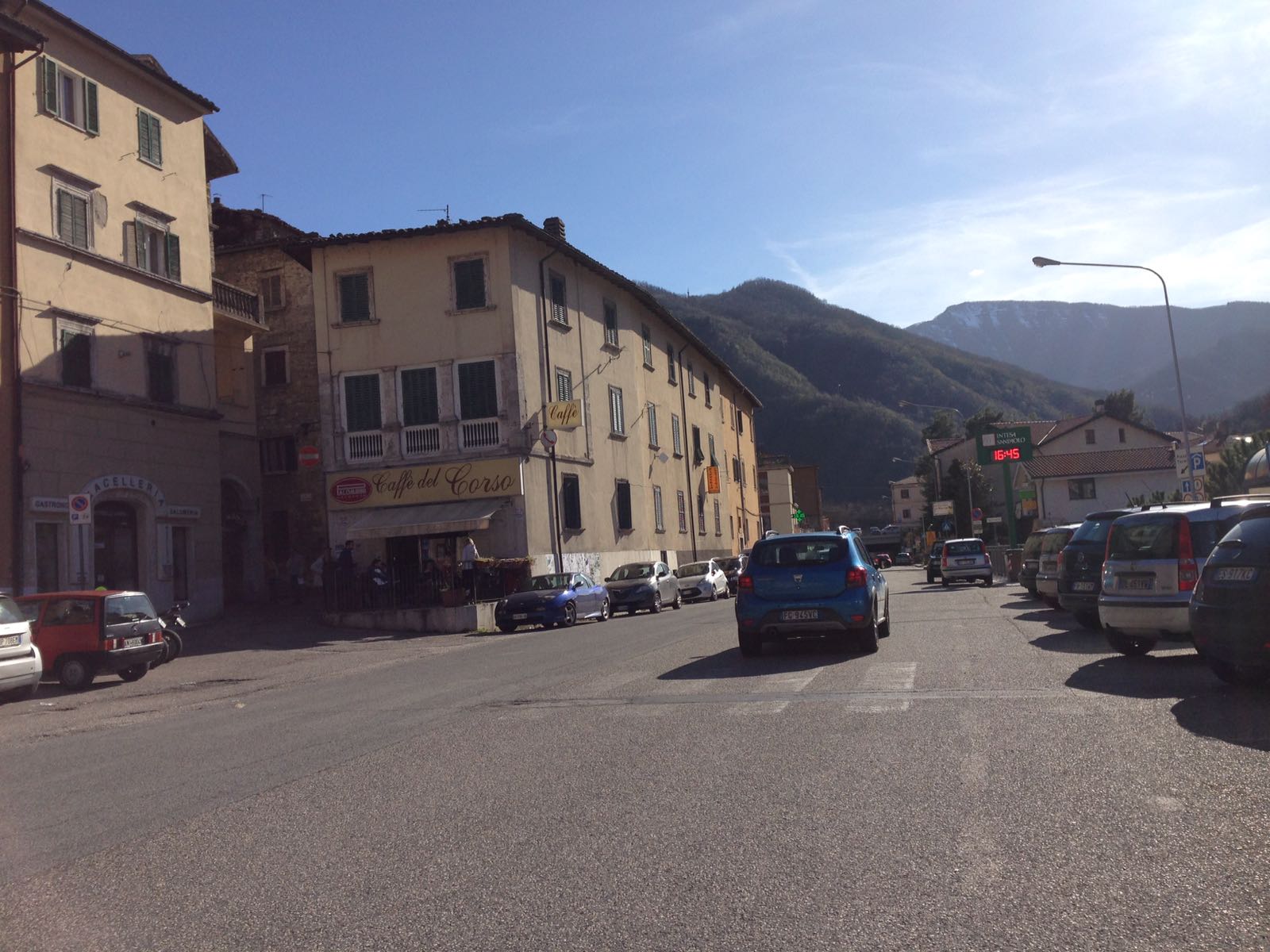 Cantiere in centro ad Acquasanta, <br> code record sulla Salaria