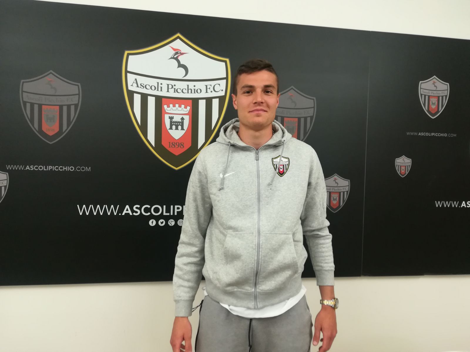 Ascoli, Favilli: «Possiamo salvarci, <br> il destino è nelle nostre mani <br> Sto bene ma non devo rischiare»