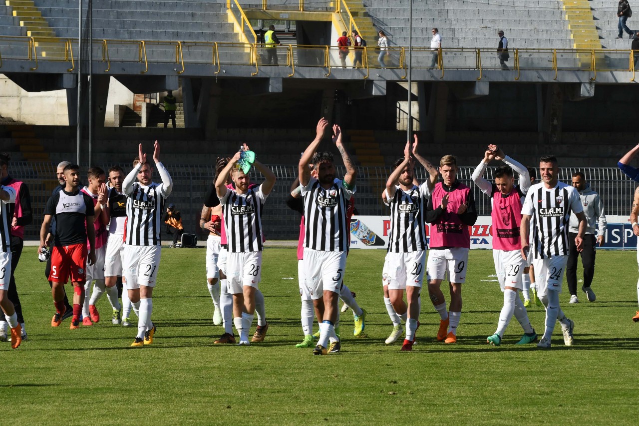 Ascoli, la cooperativa del gol: <br> da Santini a capitan Mengoni <br> sono ben 17 i bianconeri a segno
