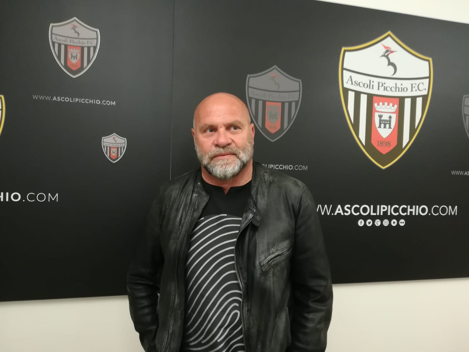 Cosmi contro il suo passato: <br> «Penso solo alla salvezza, <br> dipende tutto da noi»