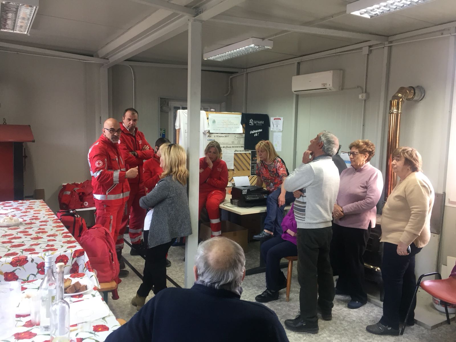 La Croce Rossa non molla <br> ed è sempre più vicina <br> alle popolazioni terremotate