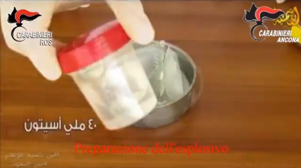 Video di decapitazioni e tutorial per <br> costruire bombe: espulso 34enne <br> Inneggiava all’Isis