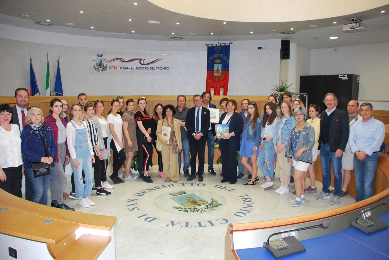 Ricevuti in Comune <br> gli studenti di Odessa