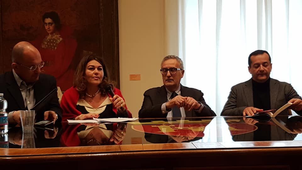 C’è l’ex procuratore nazionale anti mafia <br> e Piazza Arringo diventa blindata