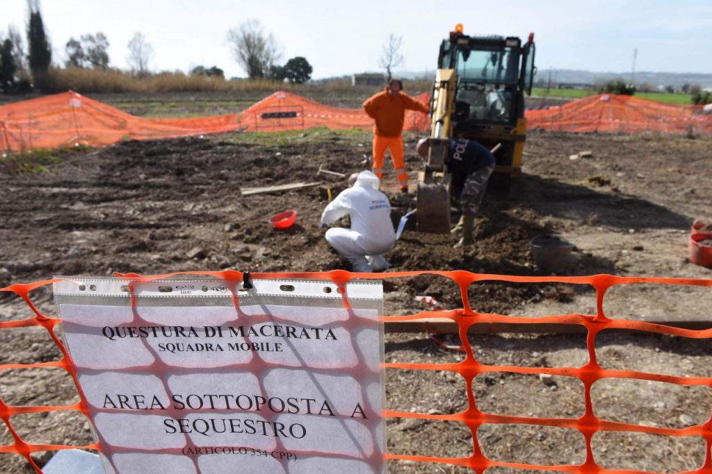 Pozzo dell’orrore, scavi ripresi <br> e l’area verrà allargata <span> (Video) </span>