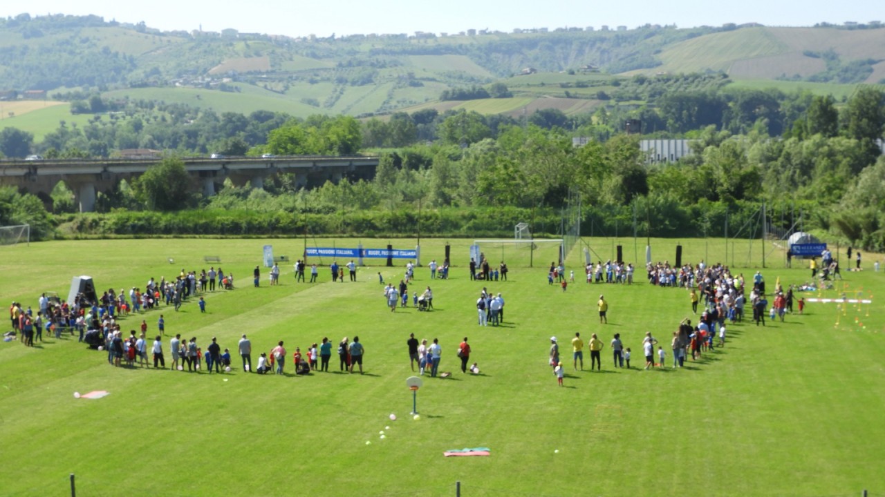 Oasi di Asterix: festa finale <br>con mille bambini e giochi <br>al Centro sportivo Eco Services