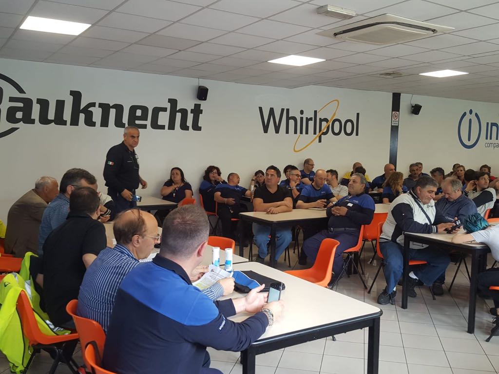 Whirlpool, sciopera il 95%: <br> «Vergognoso ridurre produzione <br> in una zona terremotata» <span> (Foto)