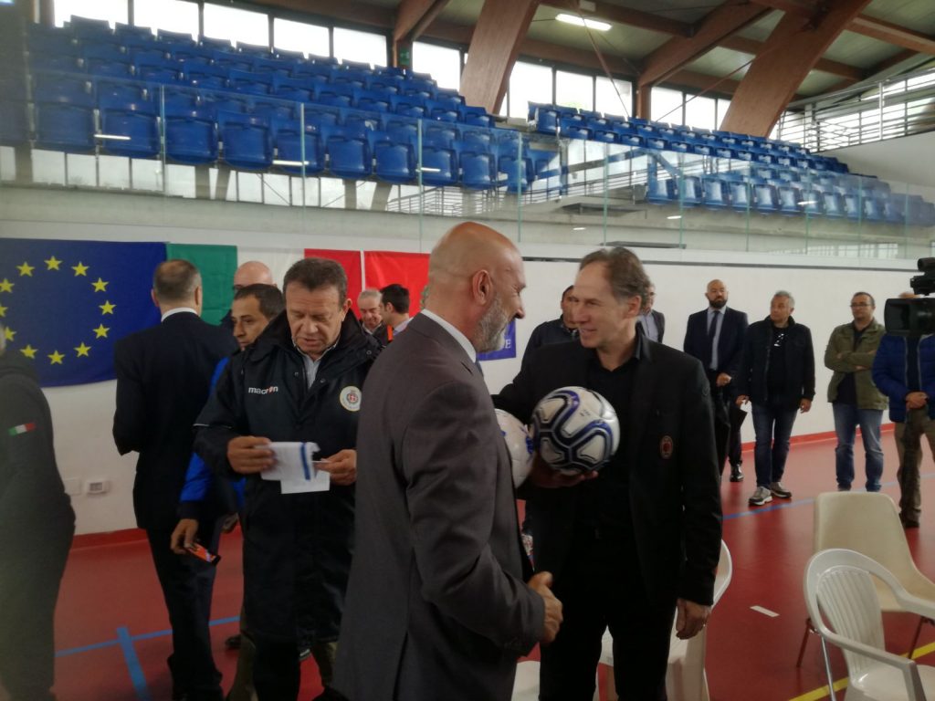 Pirozzi lascia la fascia tricolore: <br> «Inizia il mio campionato del mondo» <br> E  per Ascoli-Avellino dice: «Pozza ì bbè» <br> <span> Foto e Video </span>