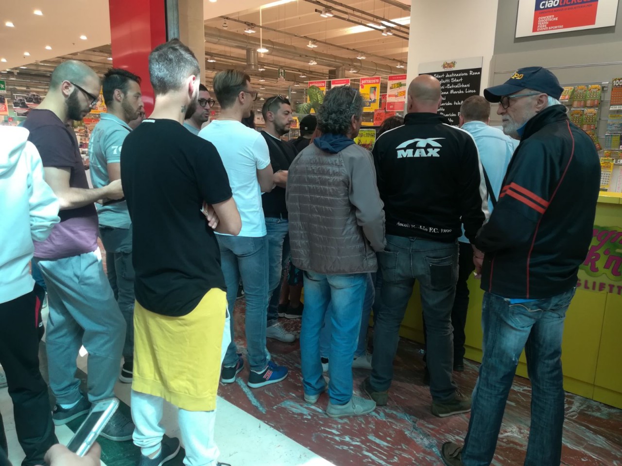 Pescara-Ascoli, subito polverizzati <br> i 741 biglietti messi disposizione