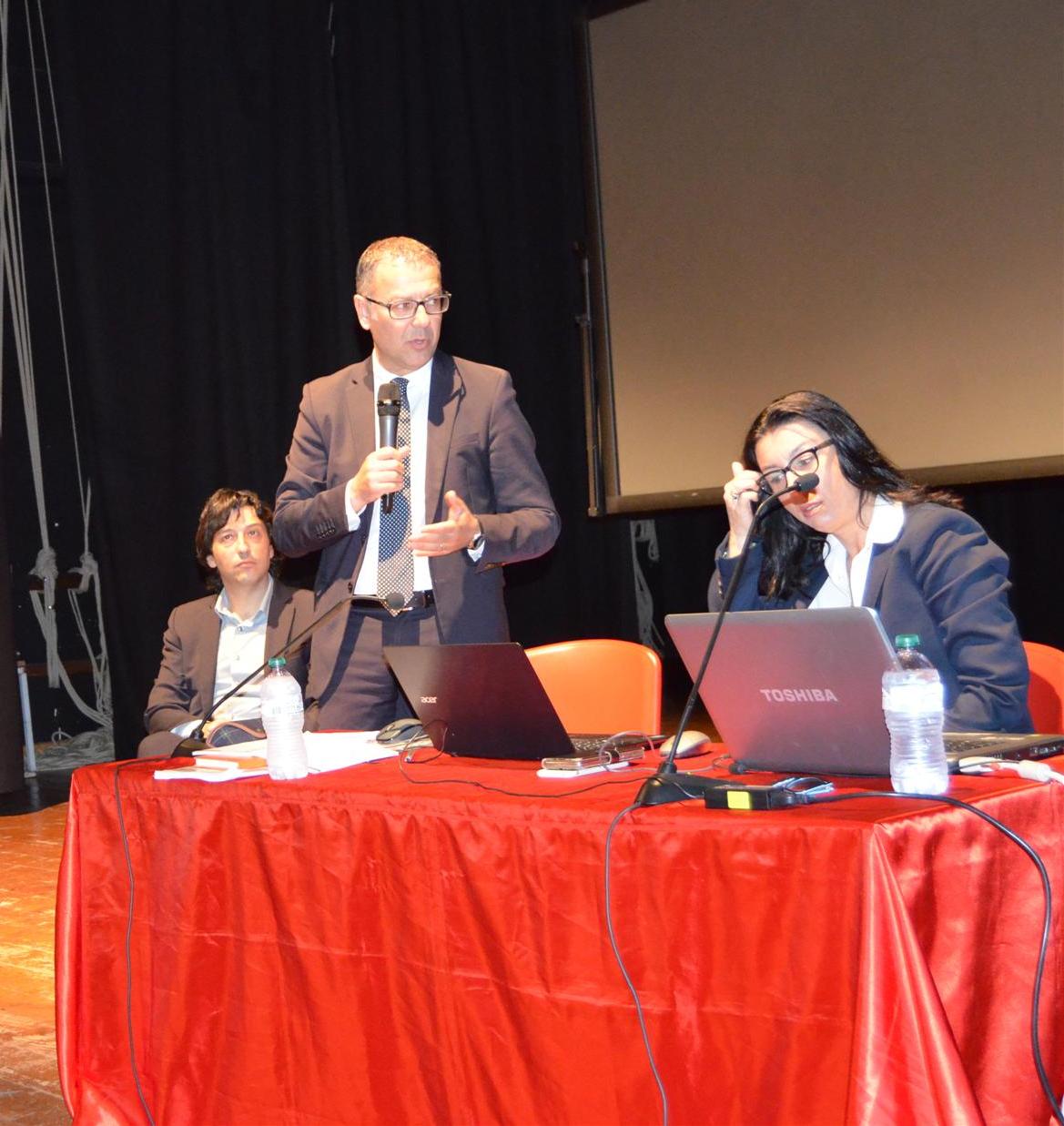 Con il mercato elettronico <br> le amministrazioni risparmiano