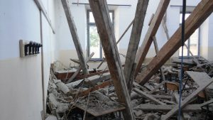 Tragedia sfiorata poco dopo le 7 <br> Crolla il tetto all’Istituto Montani <br> <span> (Foto e Video) </span>