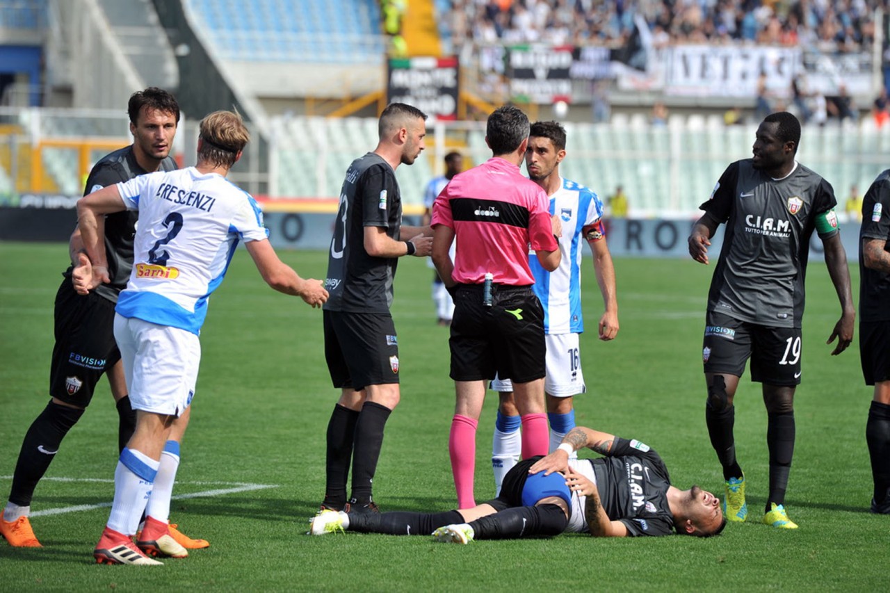 Pescara-Ascoli, 29 sfide in novant’anni <br> L’ultima fu un trionfo per 1.500 tifosi bianconeri