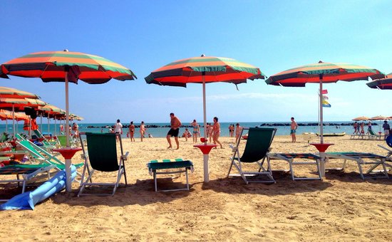 Al Mare Con Il Wi Fi Connessione Libera In Spiaggia