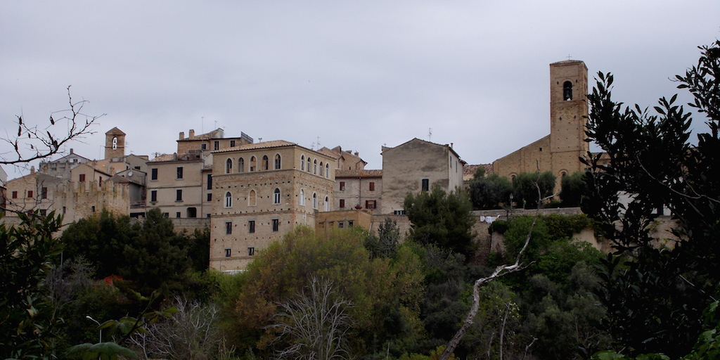 “Terrazze con vista” <br> I borghi sul mare della costa picena