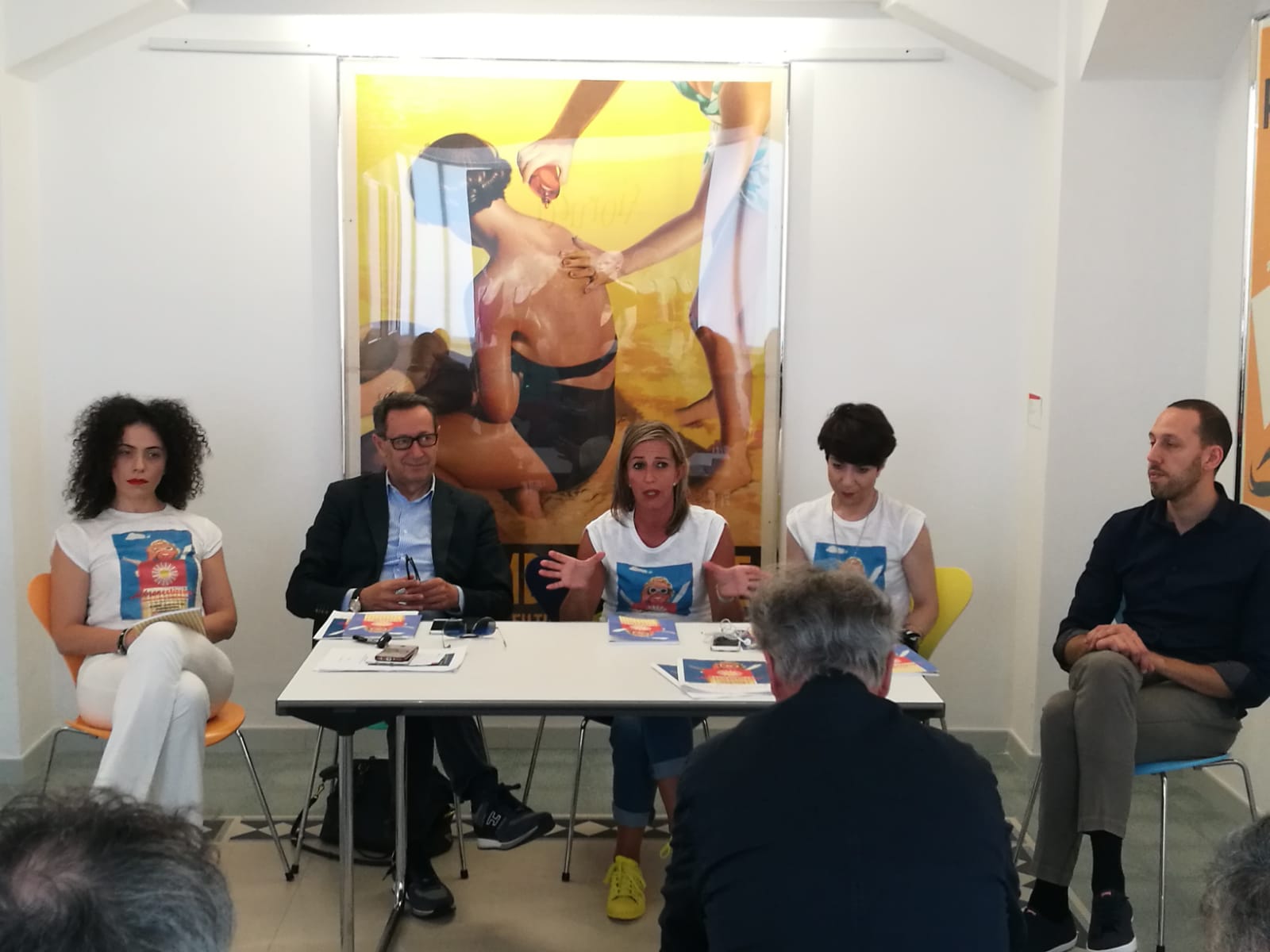 Palazzina Azzurra, ecco “Abbronzatissima” <br> Glamour e arte all’ombra delle palme