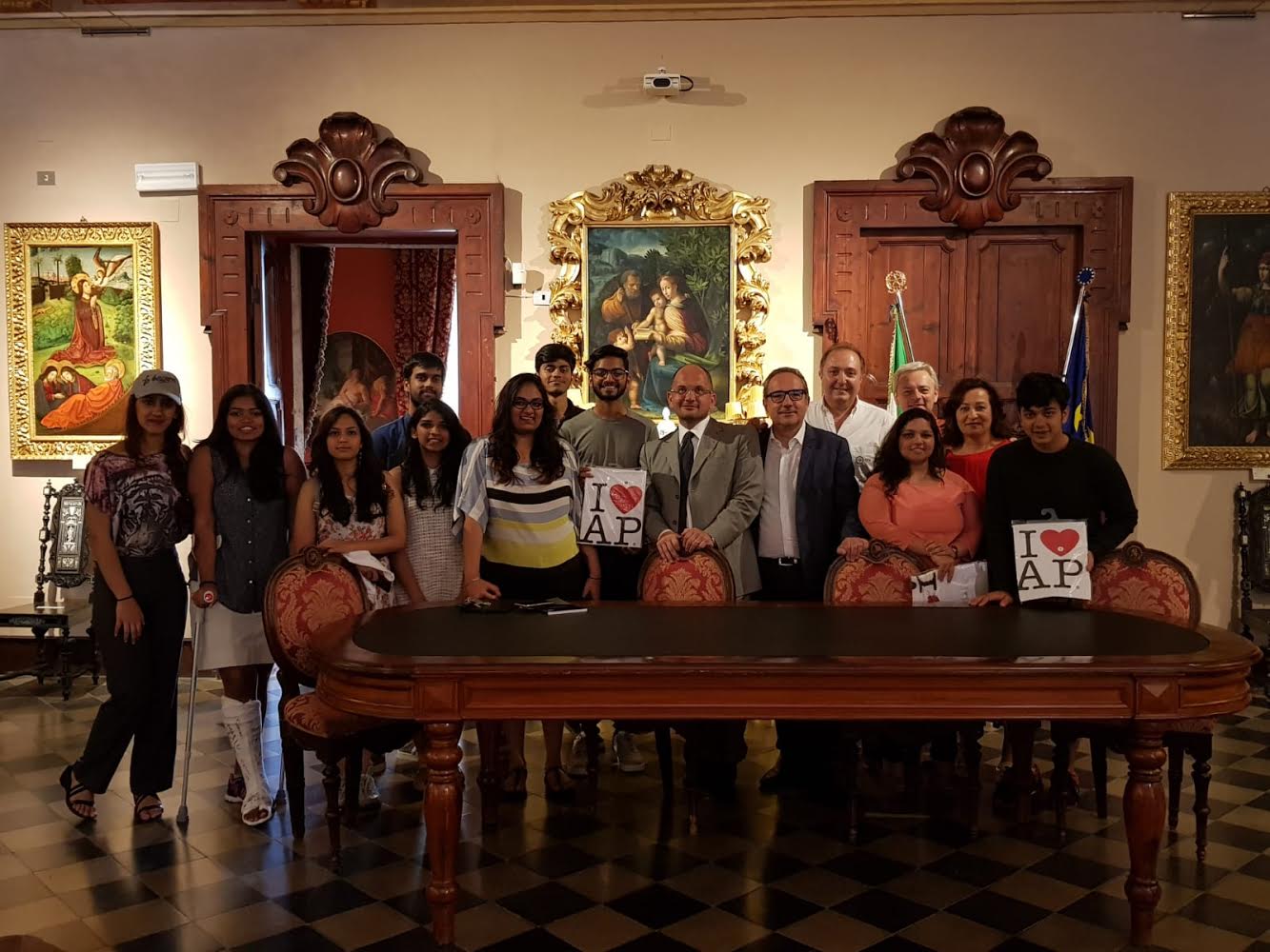 Dieci giovani indiani <br> hanno scoperto Ascoli <br> grazie al Club 41
