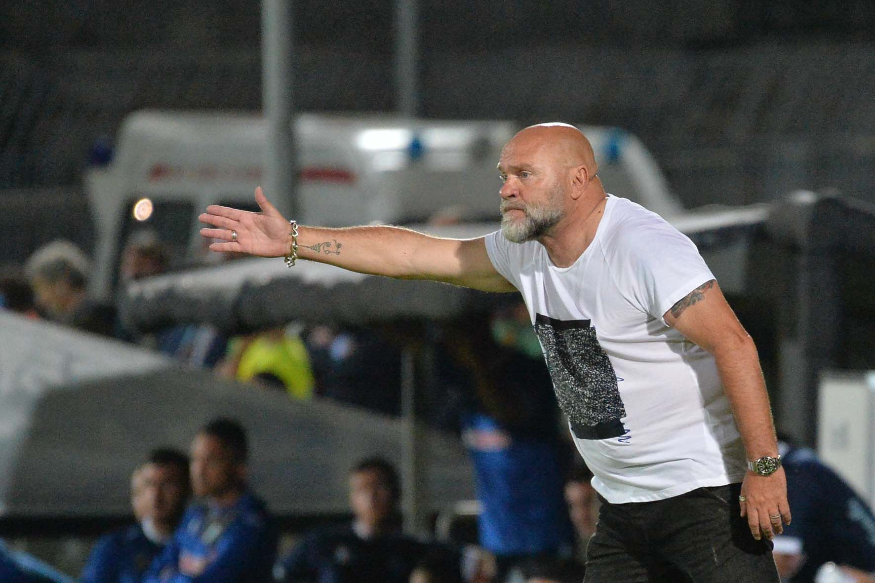 Cosmi, salvatore in tripudio <br> Bellini: «Non parto senza la gente giusta» <br> Il capitano: «Non ci siamo mai arresi»