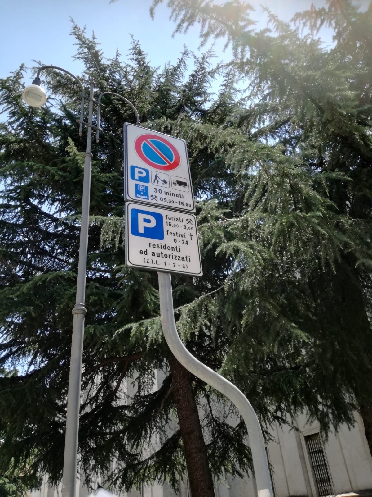 Parcheggi, salta il vertice con la Saba <br> Castelli: «Ma solo per motivi logistici, <br> e comunque non esistono debiti»