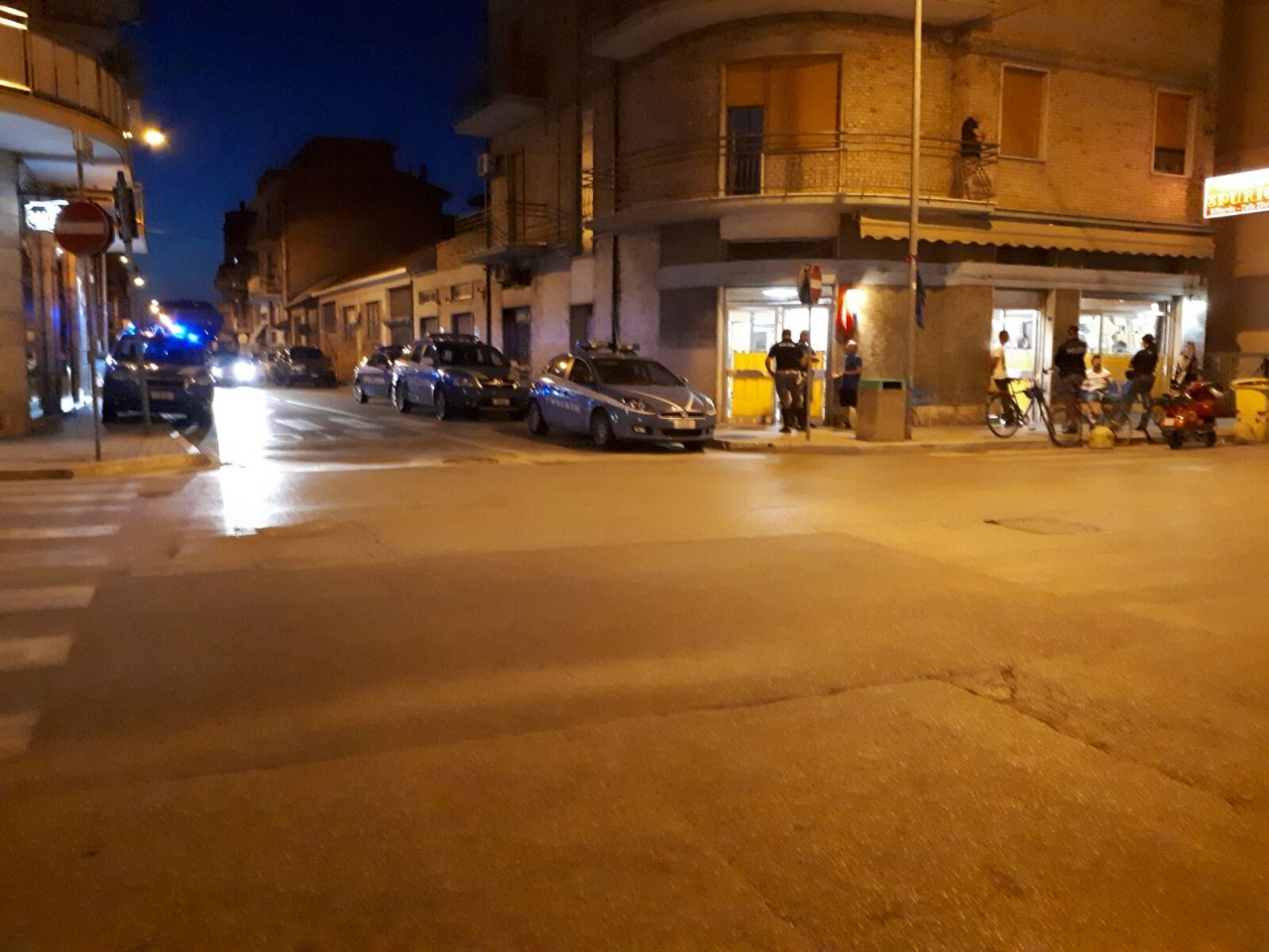 Vecchie ruggini <br> e qualche bicchiere di troppo: <br> scoppia la rissa al bar