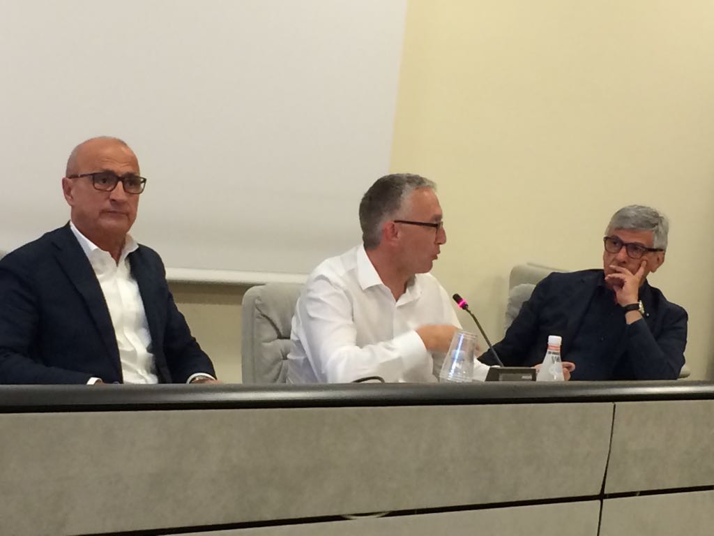 Whirlpool, patto di ferro <br>tra i sindaci e Ceriscioli <br> Rinviato il tavolo nazionale