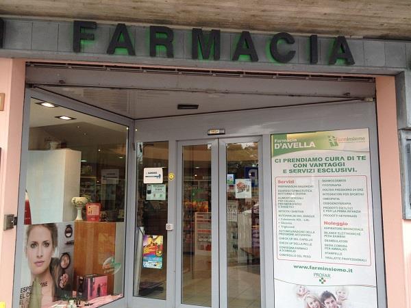 Si reca in farmacia in preda <br> ad un malessere <br> e lo salvano dalle fibrillazioni al cuore