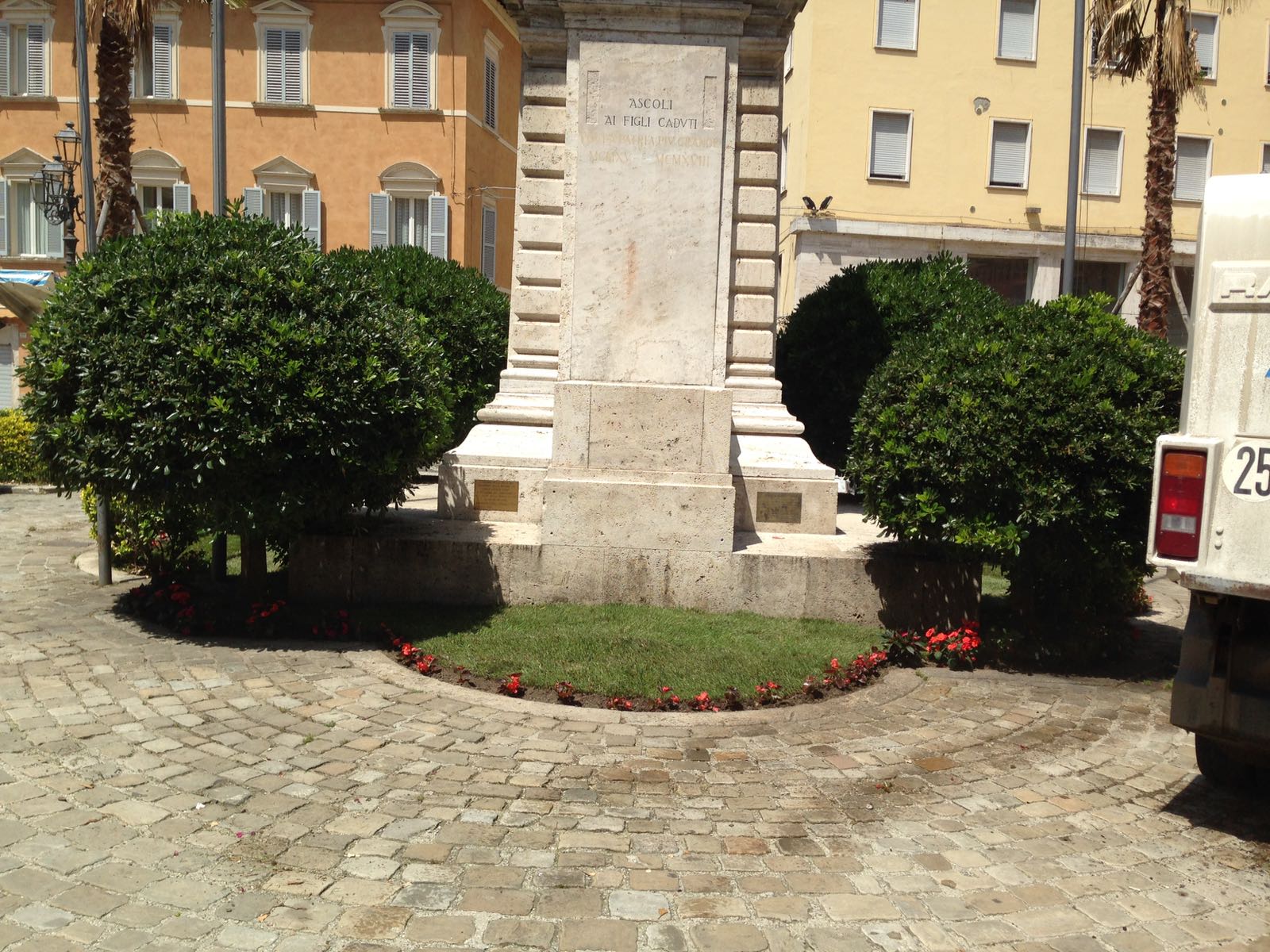 “Operazione bello”, <br> il centro storico rifiorisce