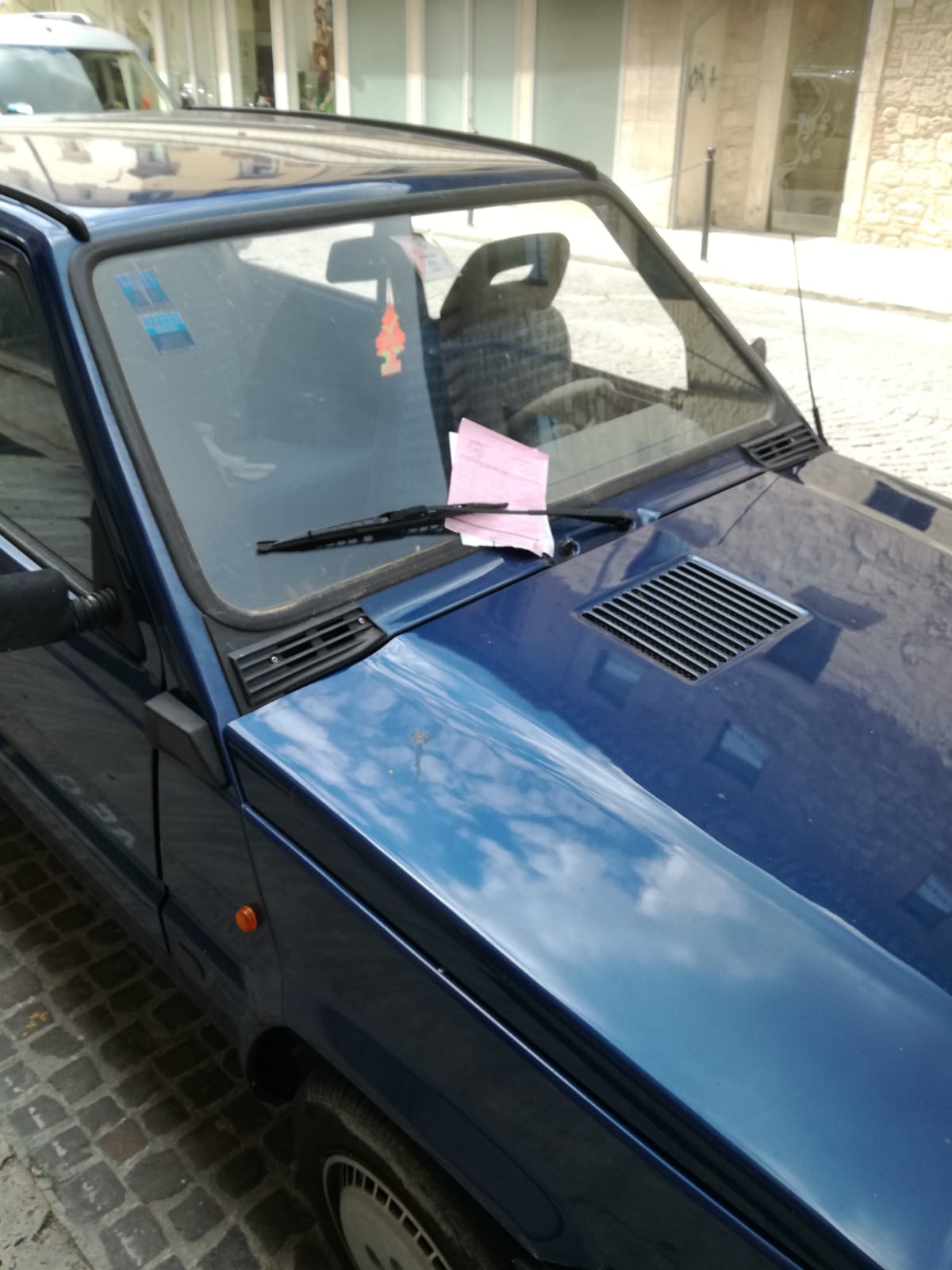 Nuovo disco orario in via Trieste, <br> strage di multe ai residenti