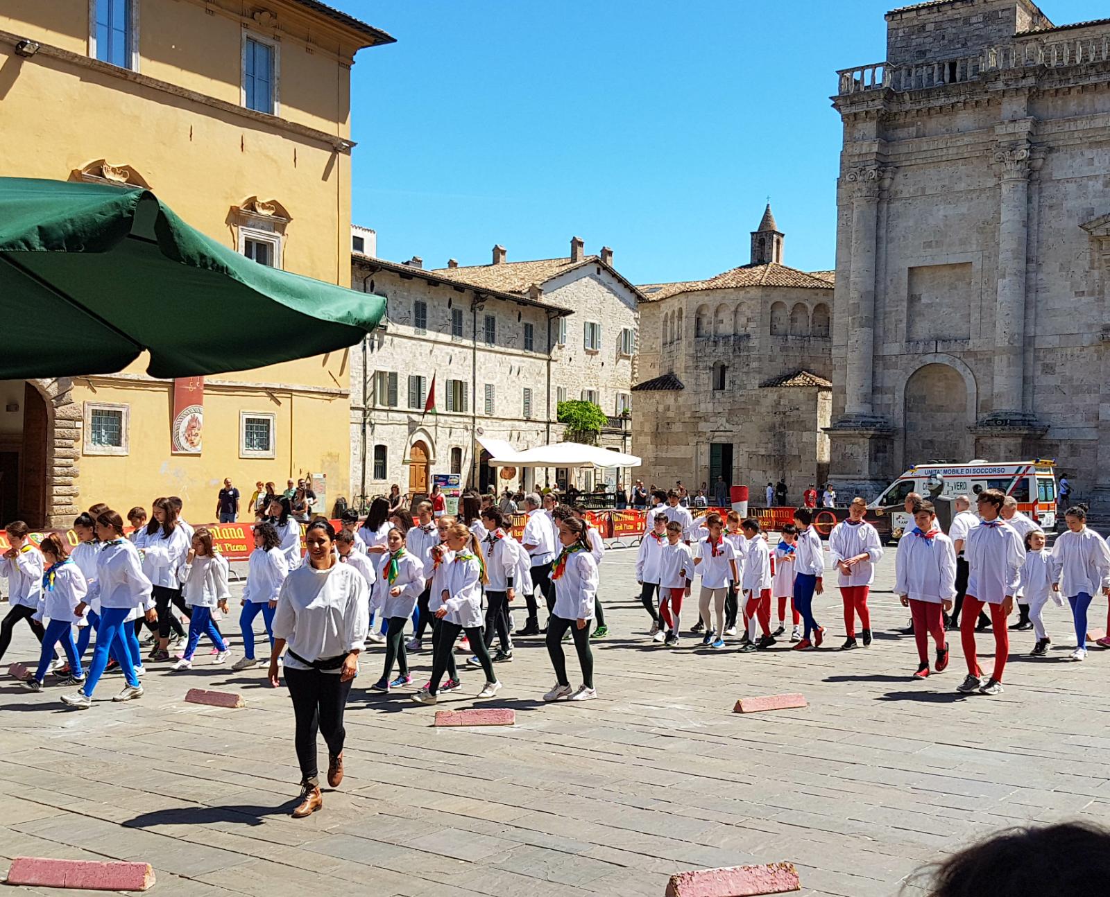 Sestieri all’erta: staffetta e balestra <br> vince Tufilla, stasera il gran finale