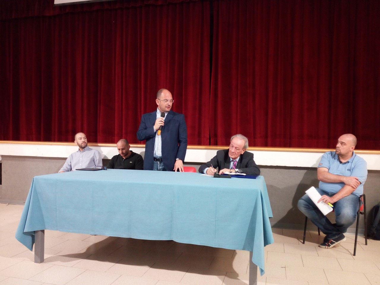 Subito settecentomila euro <br> per sostenere la comunità di Monticelli