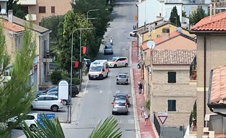 Fermato per un controllo, <br> extracomunitario picchia <br> e spezza una gamba a un carabiniere