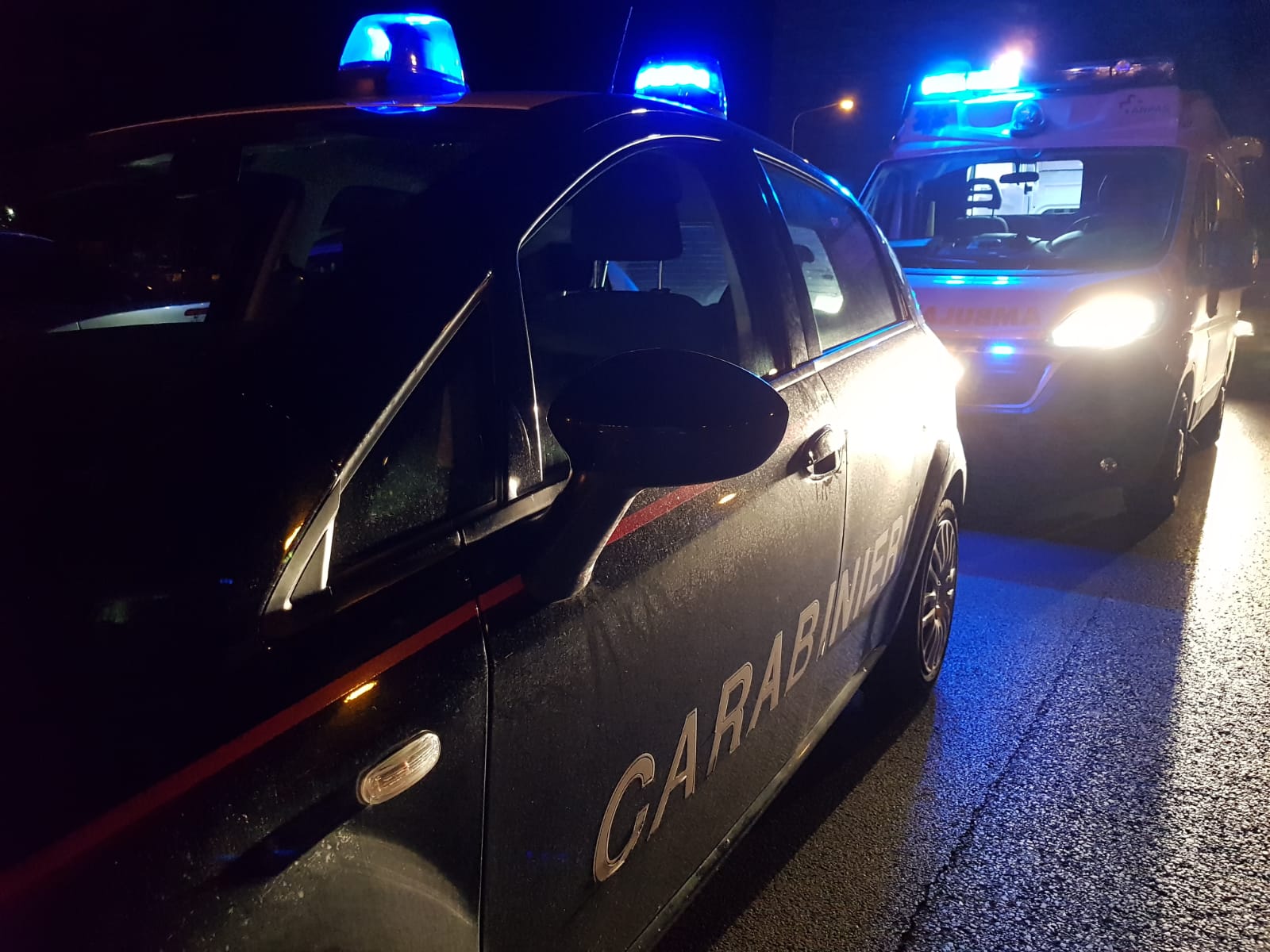 Tragedia all’alba, <br> finisce in un fosso con l’auto: <br> muore un giovane di 22 anni