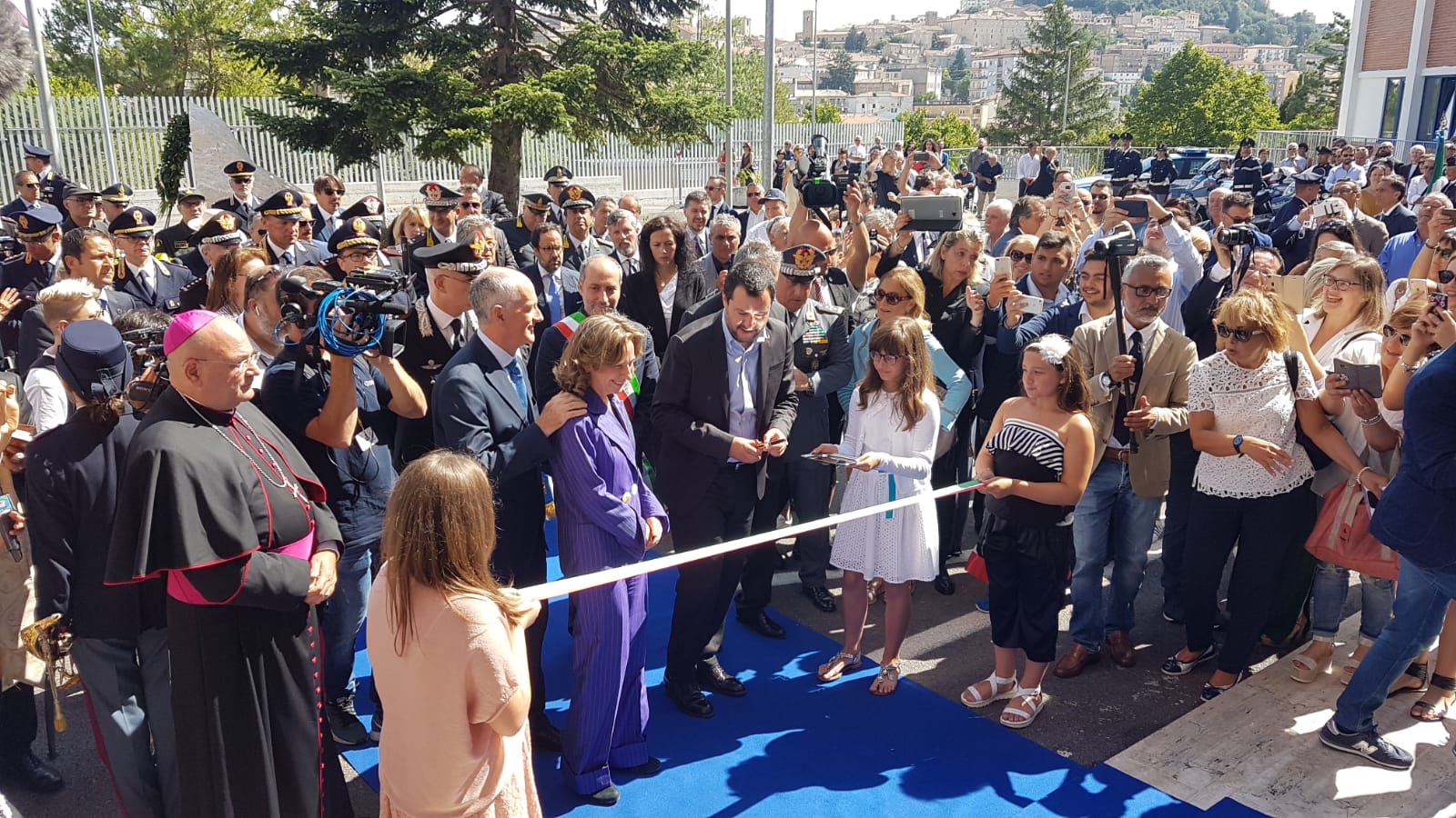Fermo, Salvini inaugura la Questura: <br> «Più sicurezza vuole dire più libertà» <br> <span> (Foto e Video) </span>