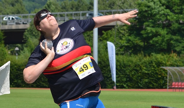 Assunta Legnante superstar <br> lancia oltre i 17 metri