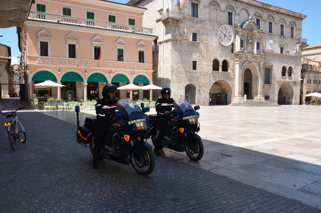 Retata anti droga in centro, <br> i Carabinieri beccano tre spacciatori