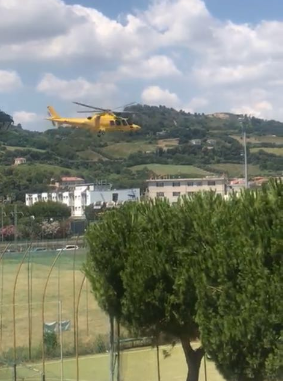 E’ morto l’uomo colpito da infarto<br> Inutile l’arrivo dell’eliambulanza <br> <span> (Foto e Video)