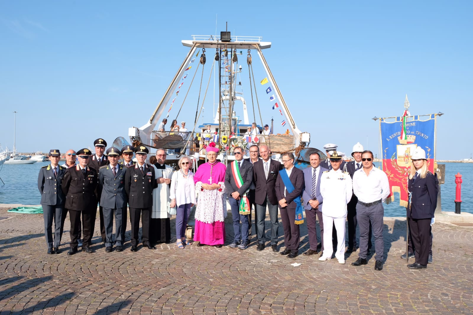 Lo spettacolo della processione <br> in mezzo al mare <span> (Fotogallery) </span>