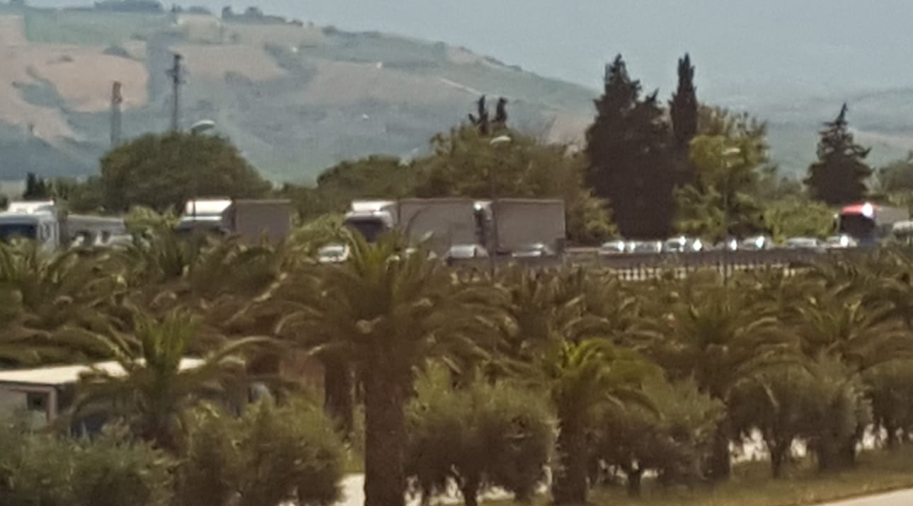 Due incidenti in contemporanea <br> Tre feriti in superstrada, <br> traffico in tilt e lunghe code