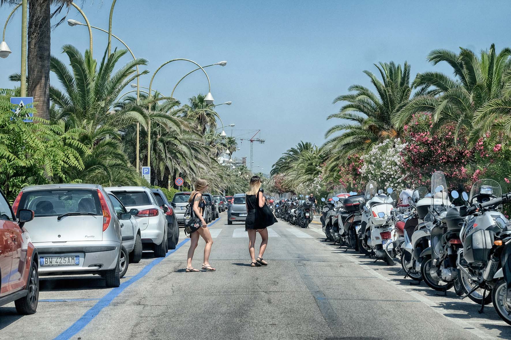 Zone blu, controlli più serrati: <br> ausiliari affiancati dalla Municipale