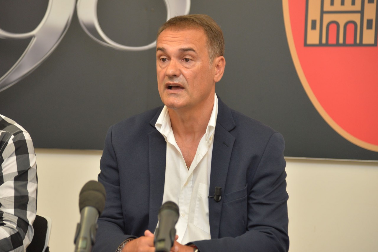 Con il Lecce per la prima vittoria <br> Mister Vivarini suona la carica: <br> «Voglio un Ascoli sopra le righe»