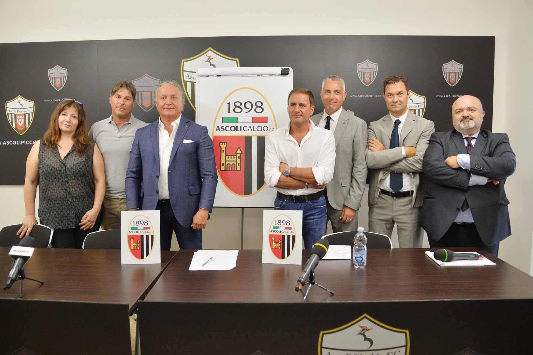 Patron Pulcinelli: «Vogliamo riportare <br> l’Ascoli Calcio dove merita» <br> Tosti presidente: «Sono emozionato» <br> <span> (Tutte le foto)