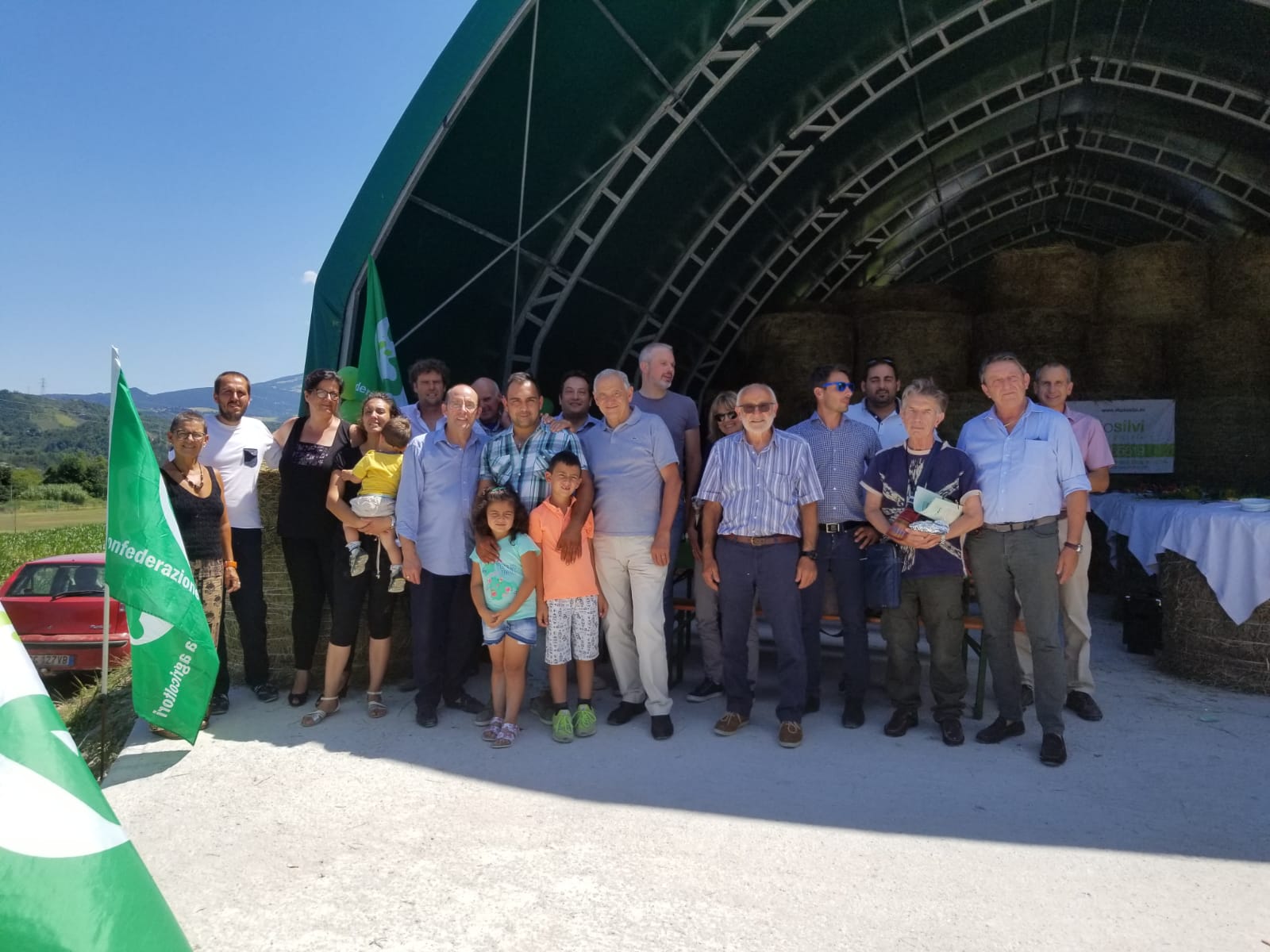 La ripresa post terremoto <br> passa anche attraverso <br> il nuovo fienile