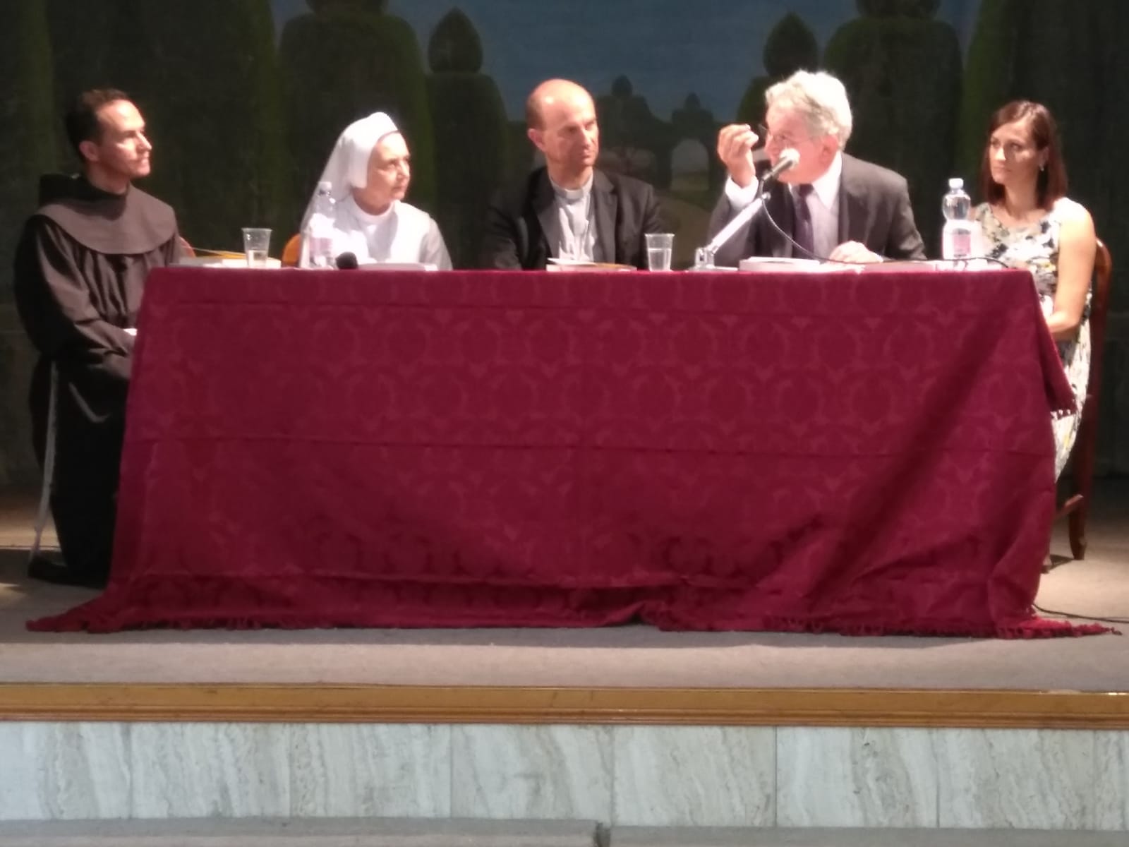 Le suore Pie Operaie Concezioniste <br> celebrano il fondatore Marcucci <br> con un libro sulla sua biblioteca