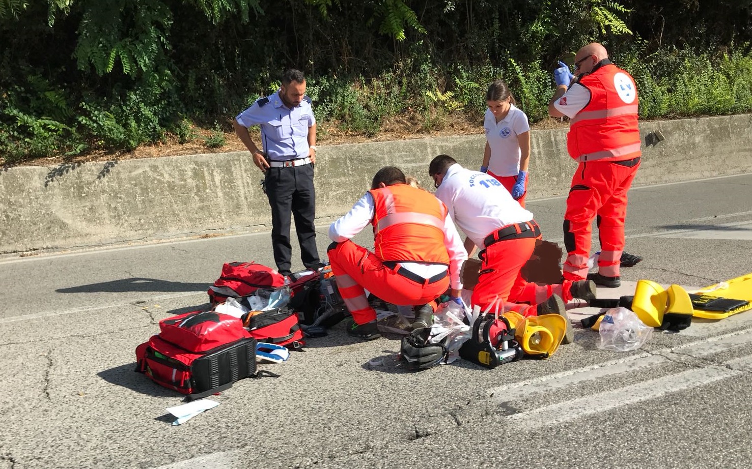 Ciclista muore dopo un malore, <br> inutile l’arrivo dell’eliambulanza <br> (Le Foto)