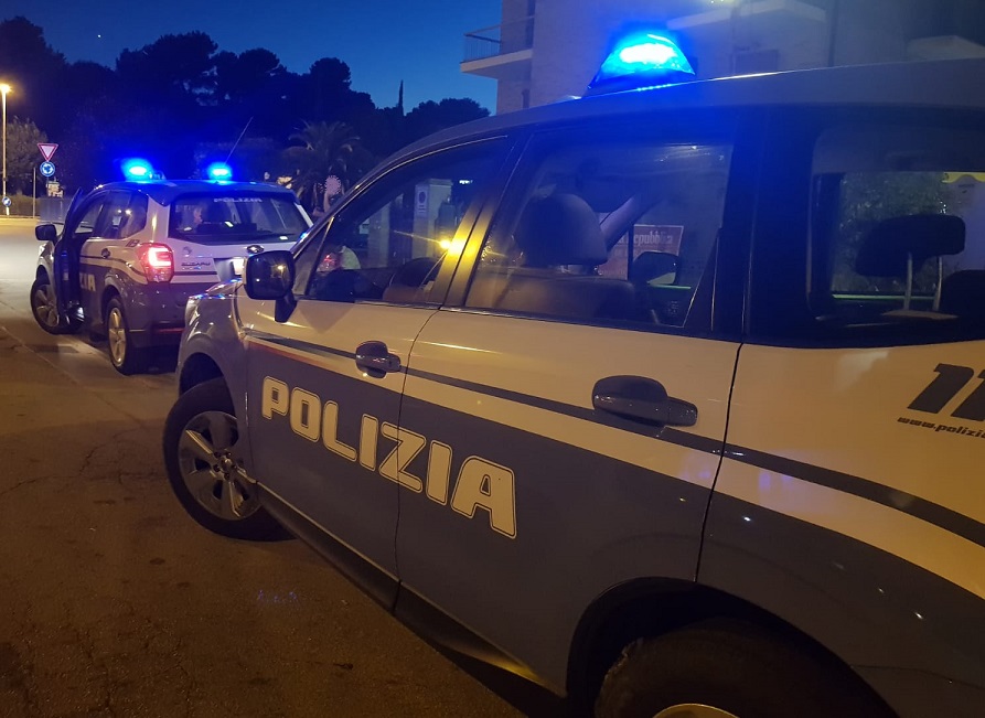 Controlli a tappeto della polizia <br> sulla costa, un arresto <br> e 61 identificati