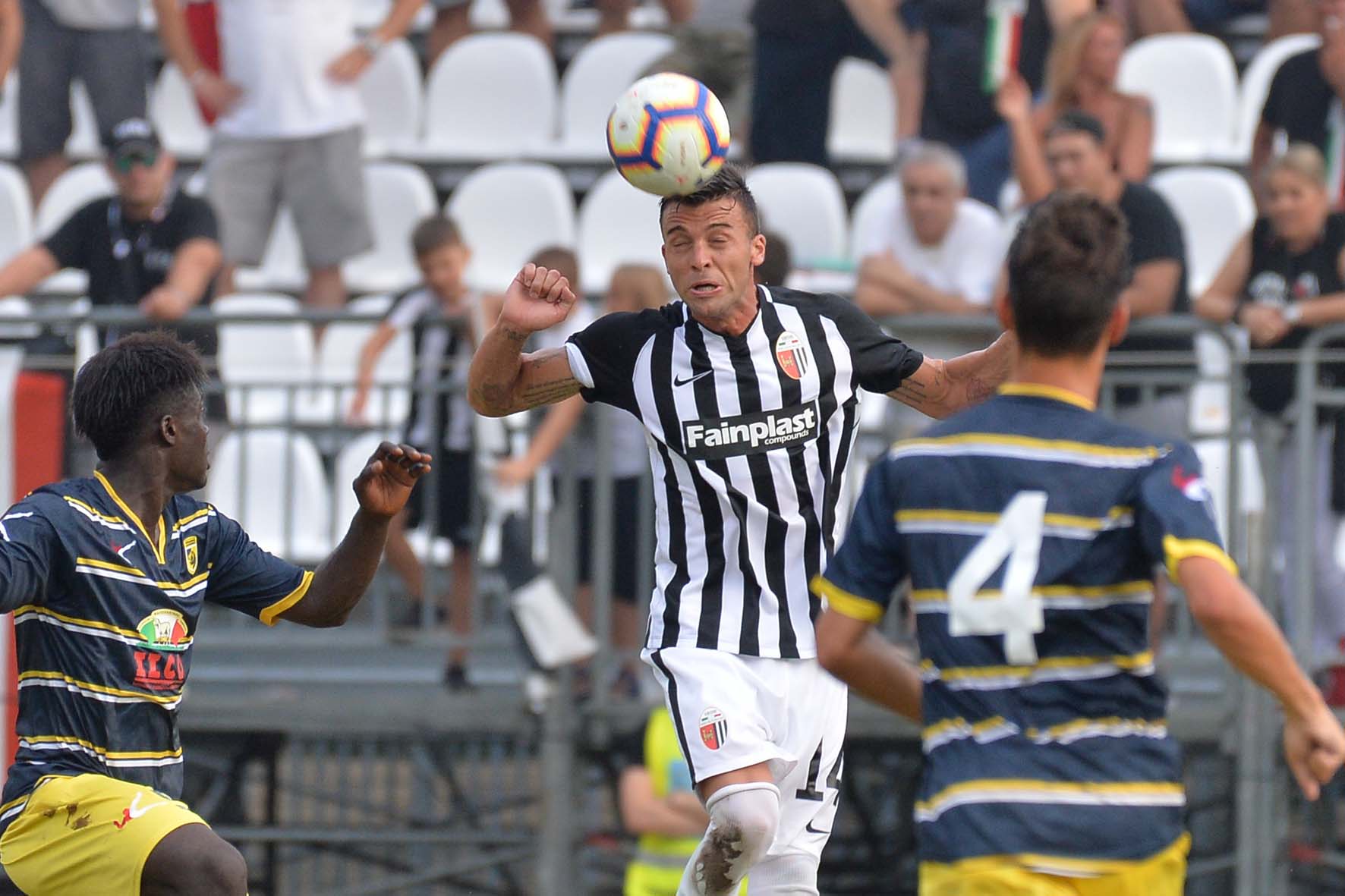 Ascoli, Pulcinelli carica i bianconeri <br> D’Elia: «A Salerno per una prova di spessore»