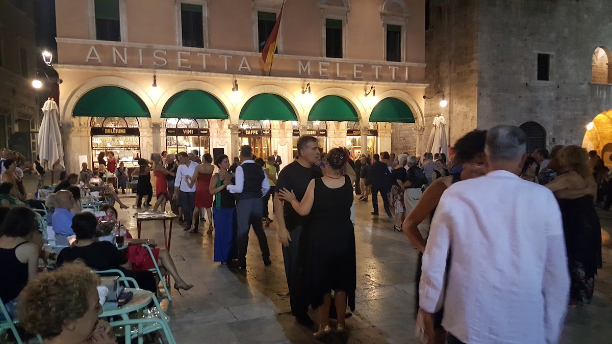 Piazza del Popolo si trasforma <br> di nuovo in “Plaza de Tango”