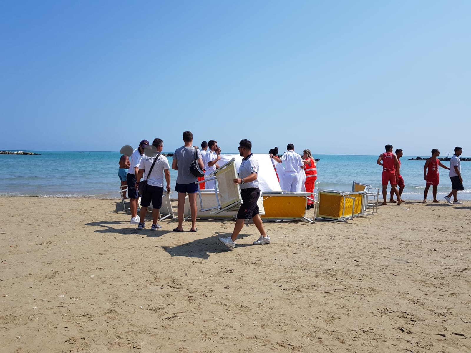 Tragedia in mare, <br>muore turista 82enne